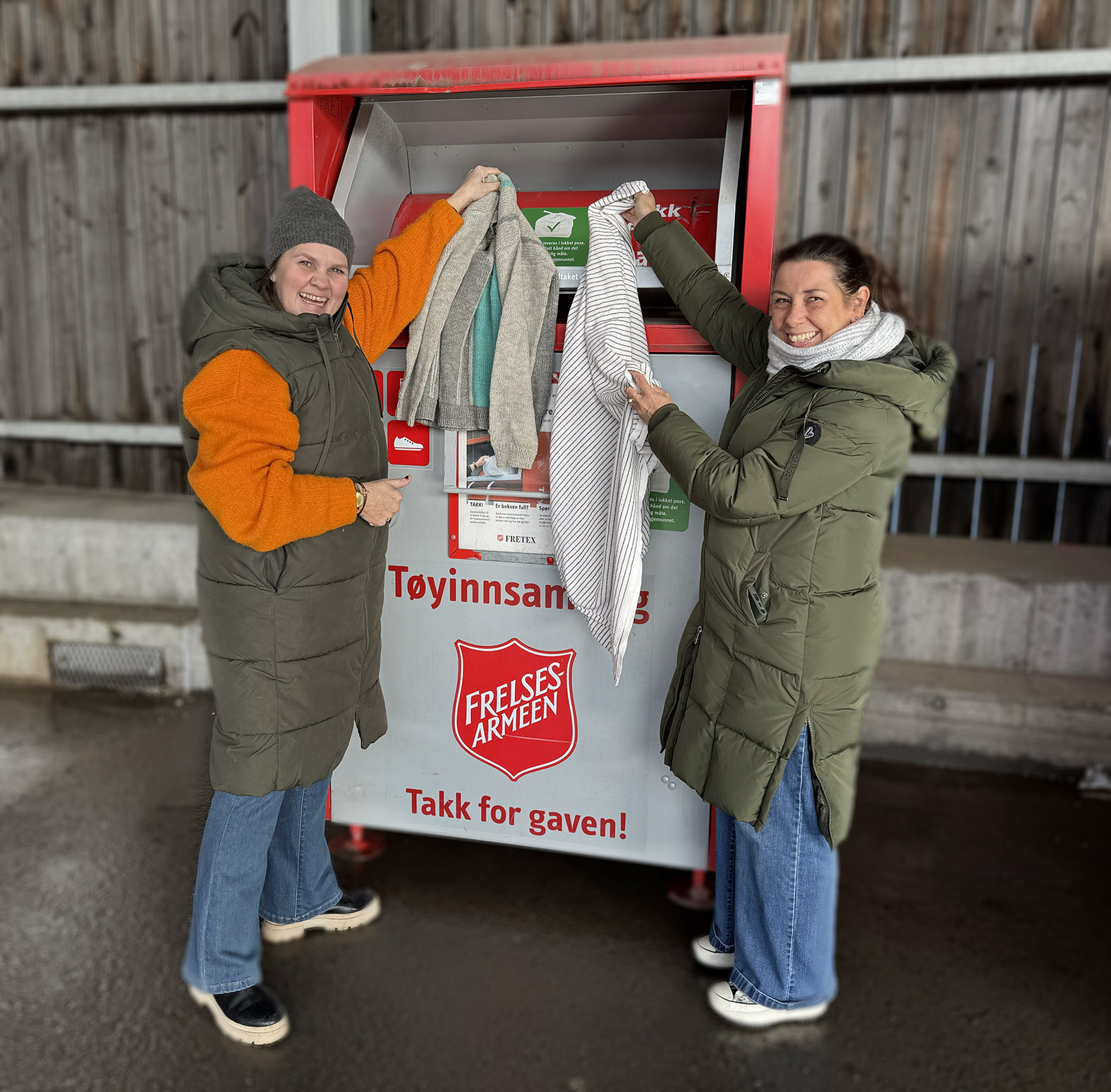 Prosjektleder for ombruk, Agnes Annsdatter, og leder for Avfall og gjenvnning, Tone Bye Moen.