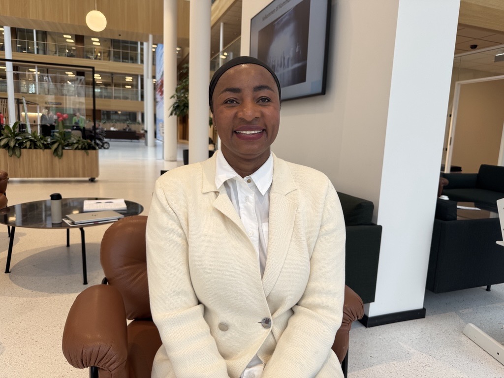 Furaha Saidi har en sønn uten verbalt språk. Ergoterapitjenesten hjalp familien blant annet med digitale hjelpemidler.