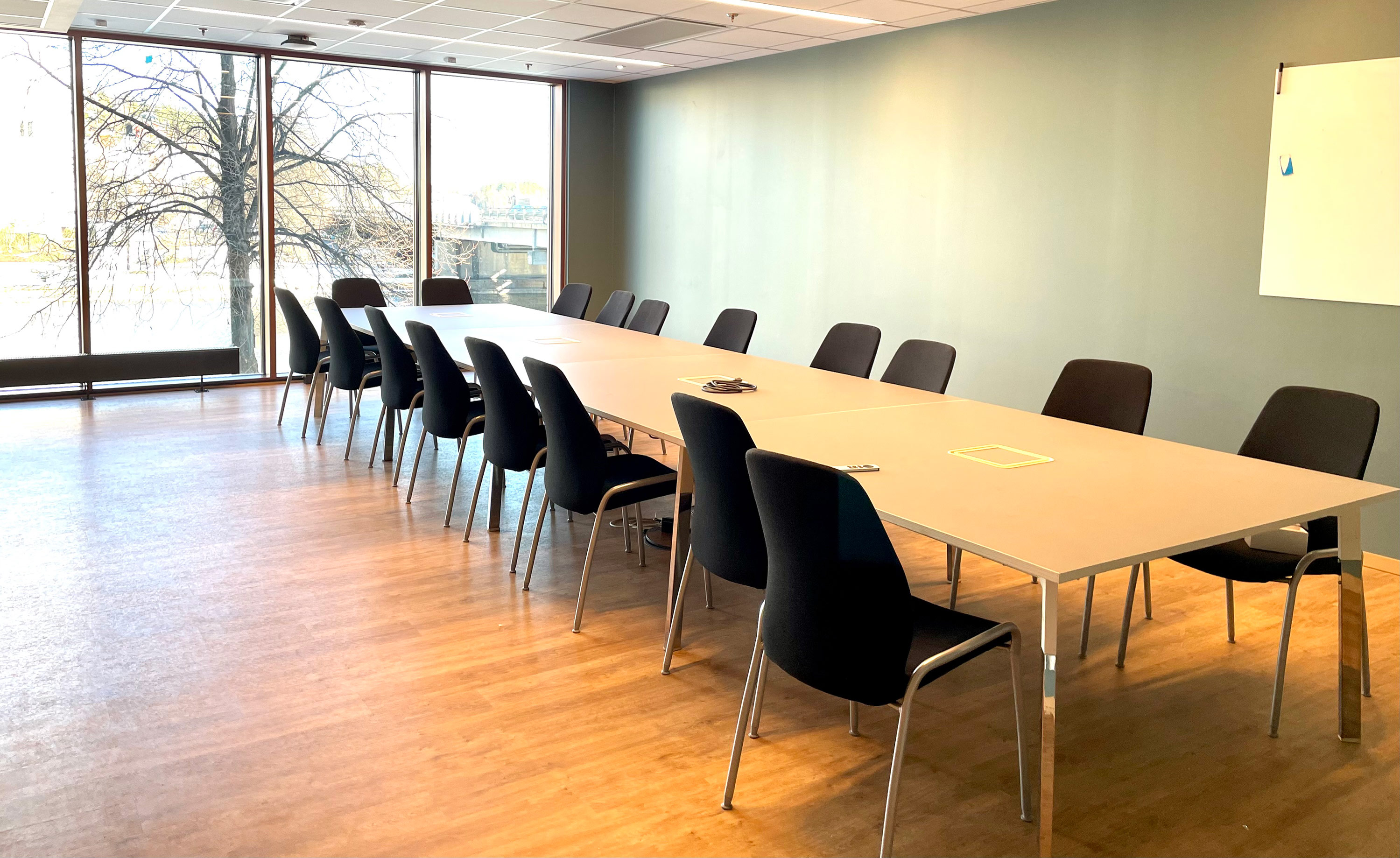 Møterom U1C13 - bilde a