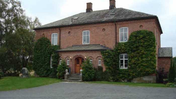 Vestre Øverland gård