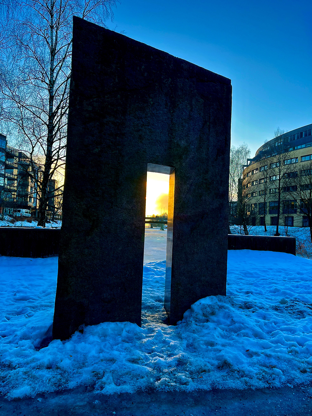 Skulpturer i vinterdrakt - Breivik