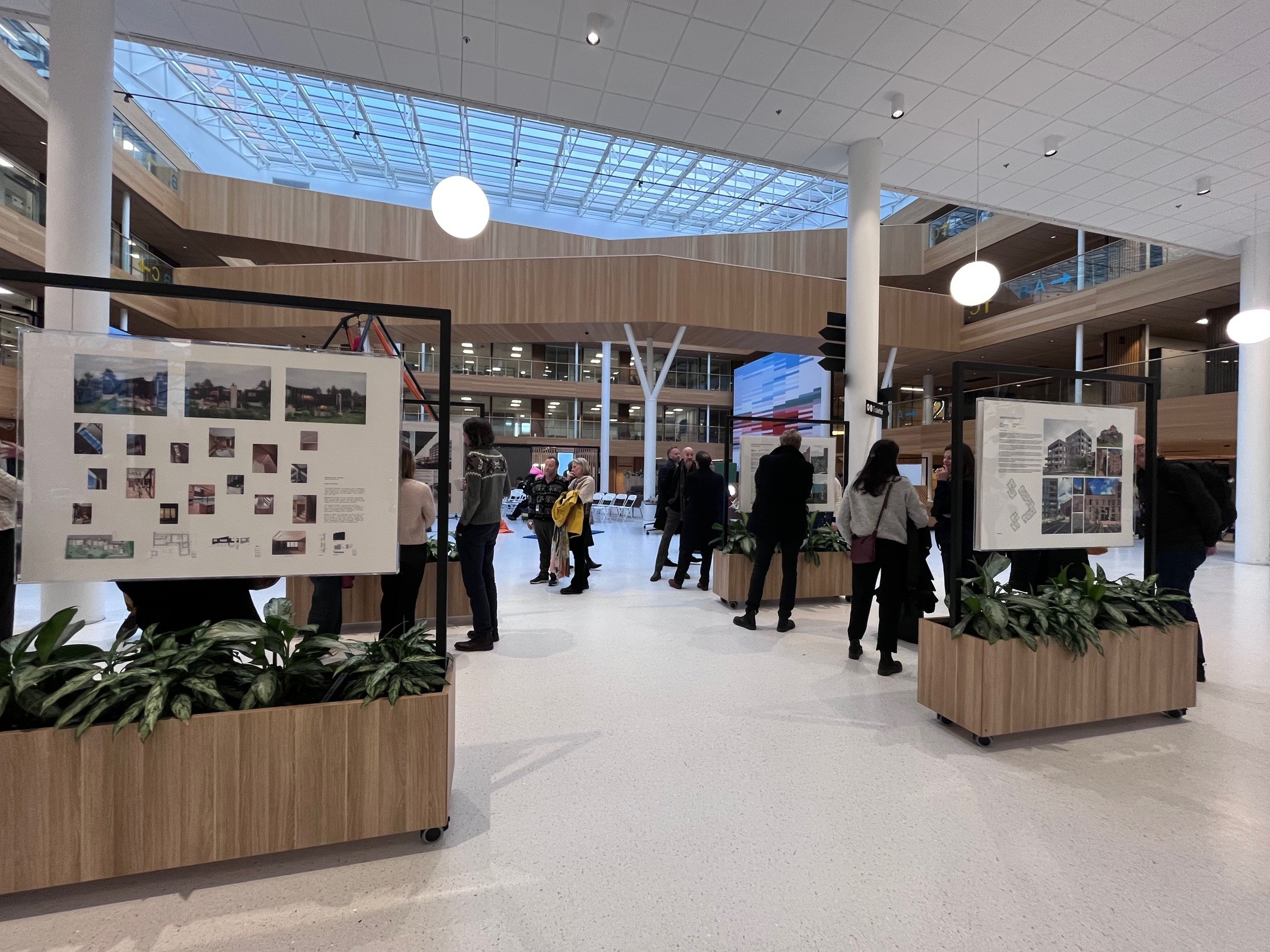 Utstillingen på Møteplassen i Kommunegården.